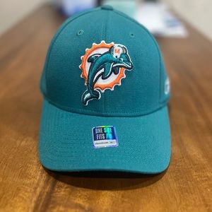 NWT VINTAGE Miami Dolphins Flex Fit Hat NFL Reebok